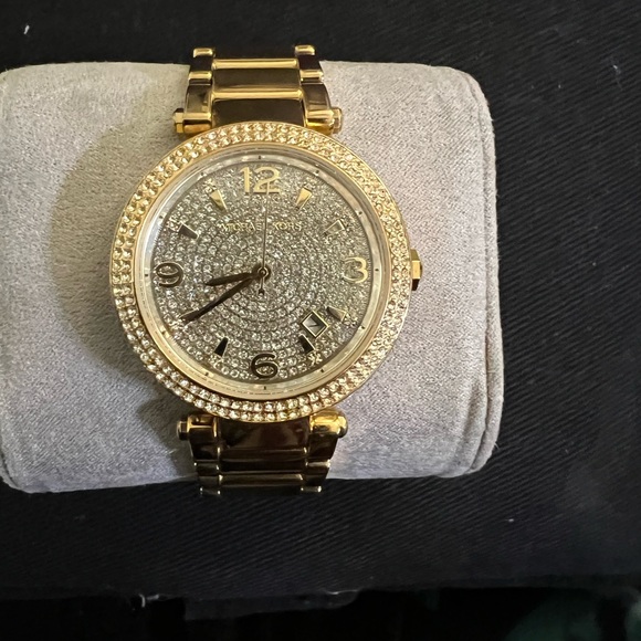 Michael Kors Watch - Picture 5 of 6